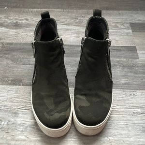 Steve Madden camo shoes size 6.5